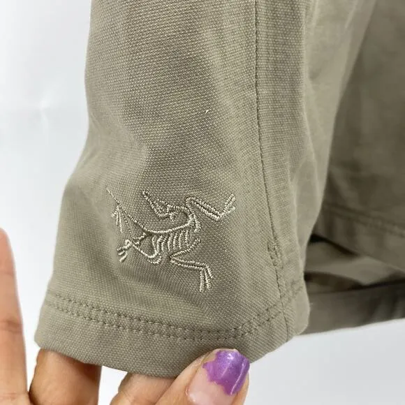 Arc'teryx Women's Konseal Shorts 7.5 in sz 4 khaki gorpcore hiking camping