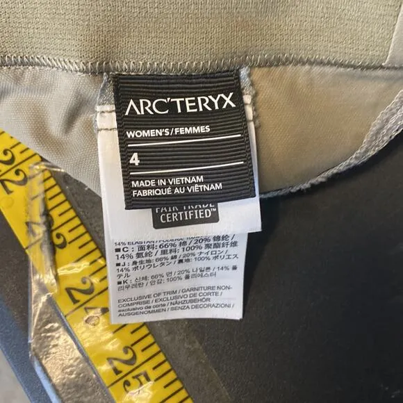 Arc'teryx Women's Konseal Shorts 7.5 in sz 4 khaki gorpcore hiking camping