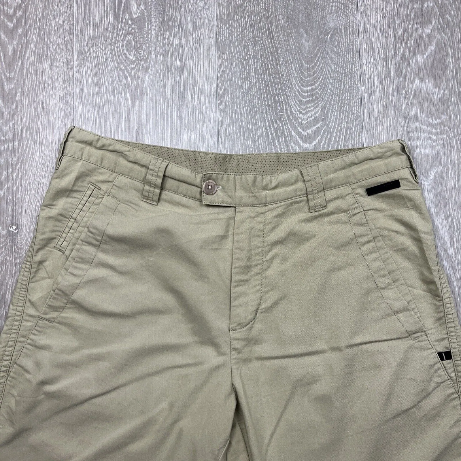 Colorado Mens Beige Shorts Size 32
