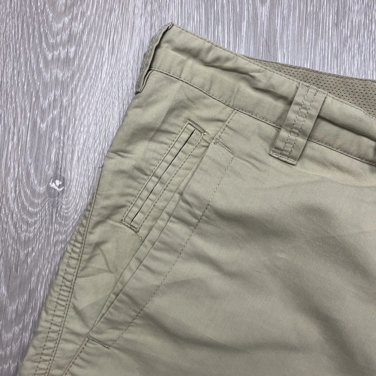 Colorado Mens Beige Shorts Size 32