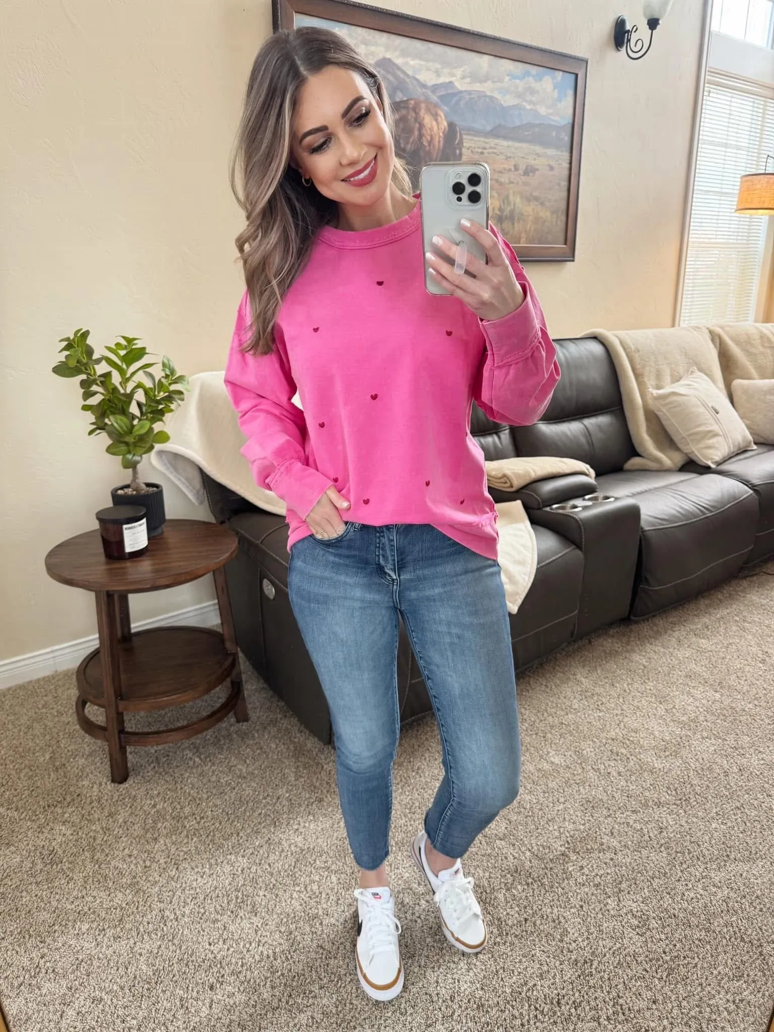 Crewneck With Red Hearts in Pink