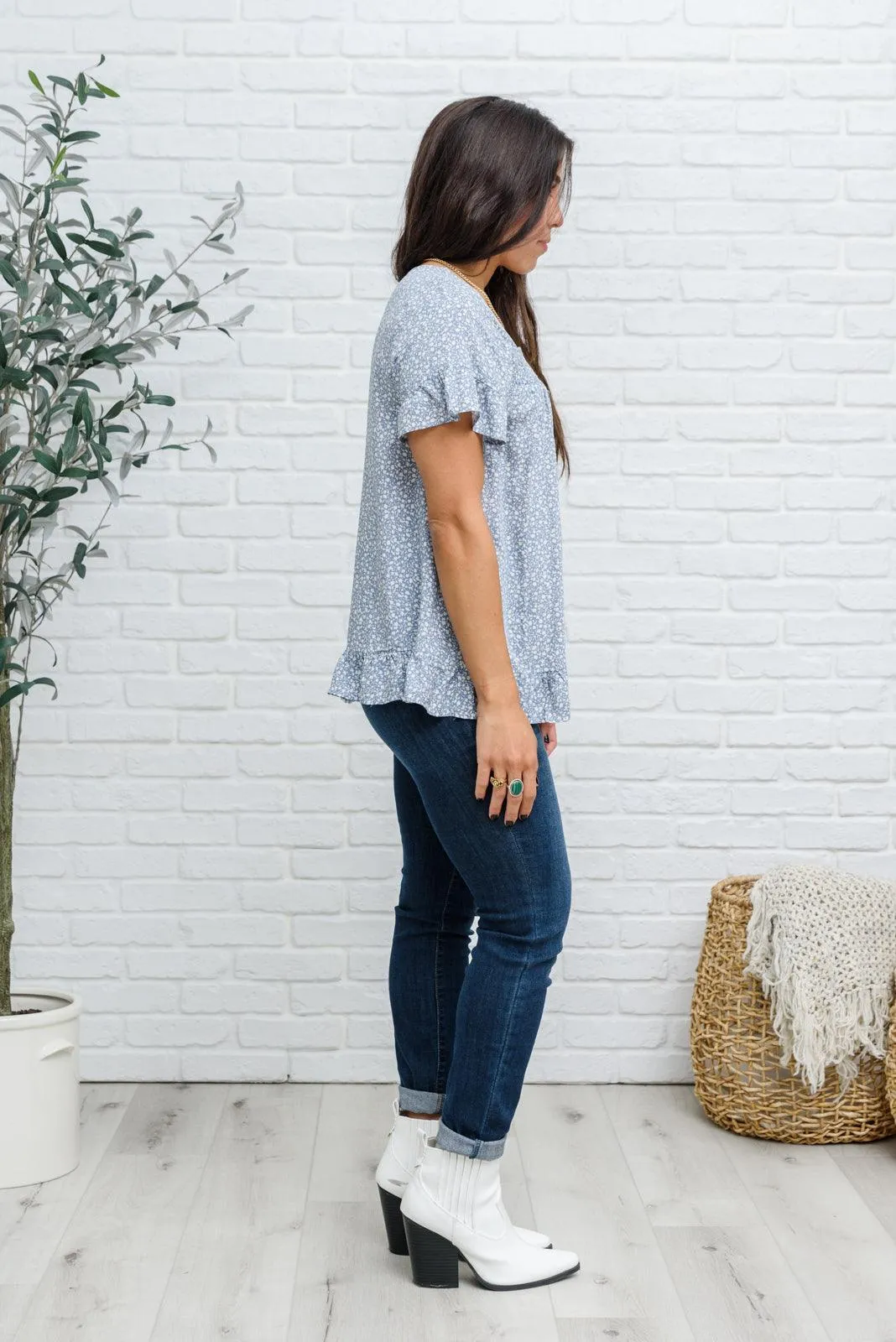 Hazel Blues® | Sweet Takeaway Top