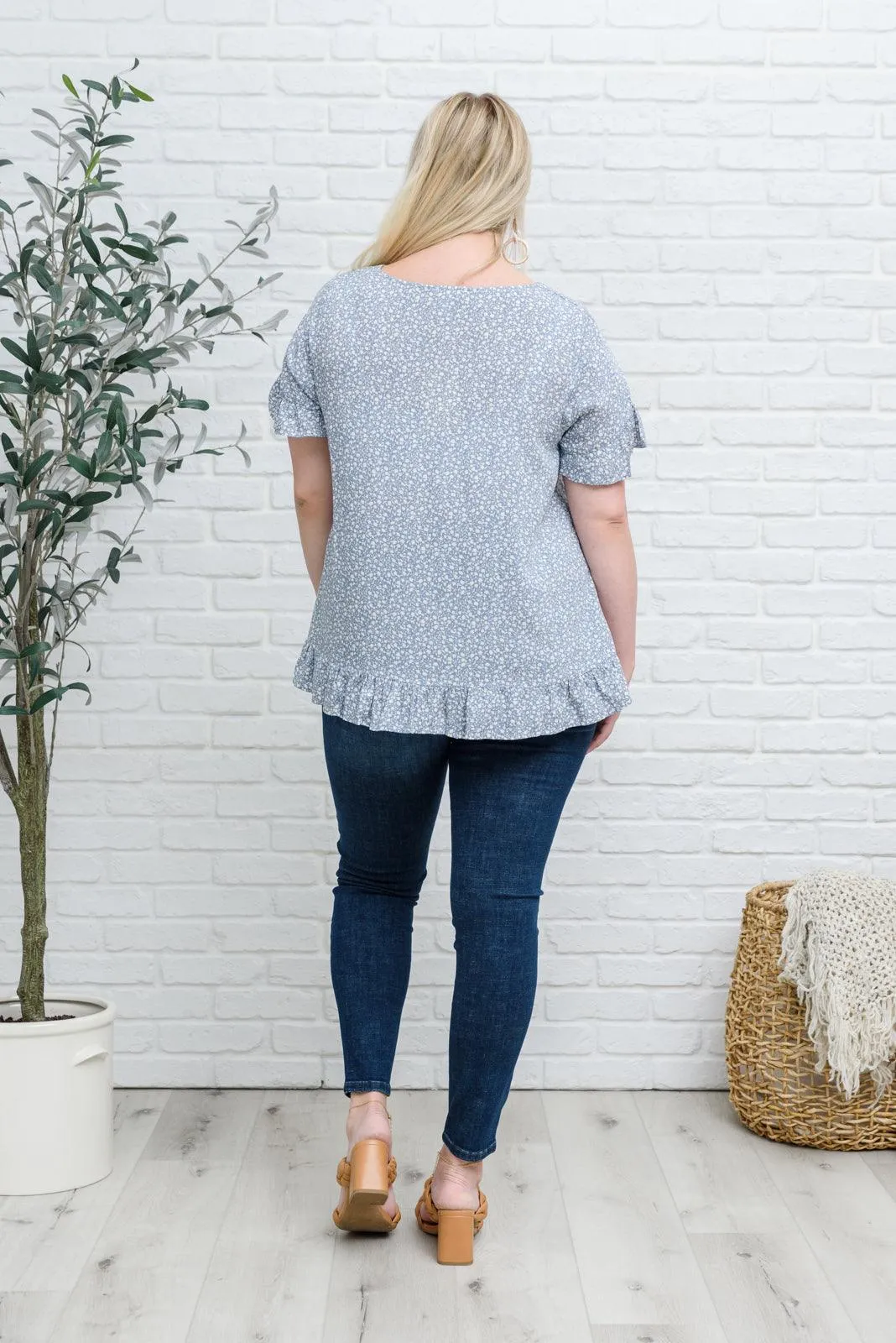 Hazel Blues® | Sweet Takeaway Top