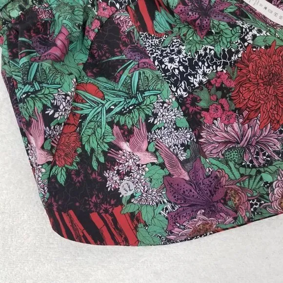 Like NEW Lululemon 4 Choose a Side 3&quot; Athletic Shorts Ruby Red / Zen Floral