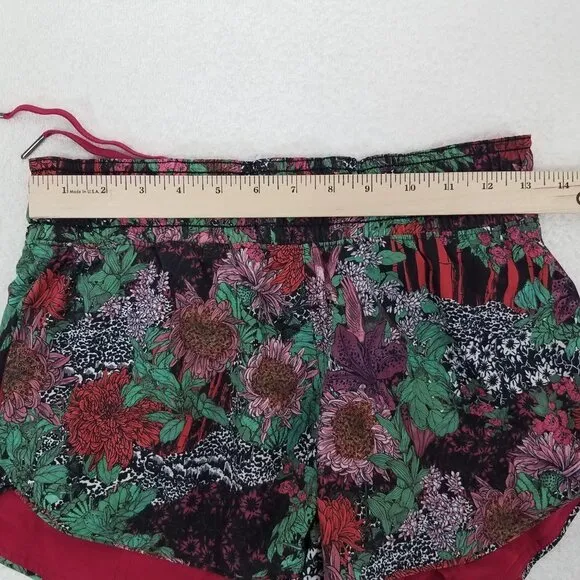 Like NEW Lululemon 4 Choose a Side 3&quot; Athletic Shorts Ruby Red / Zen Floral