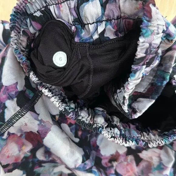 Lululemon Hotty Hot Short II 2.5&quot; Utopia Multi Deep Phantom 6 Running Pickleball