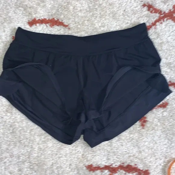 Lululemon- Like New- Lined Running Shorts 2.5” - Sz 12- BLACKOUT