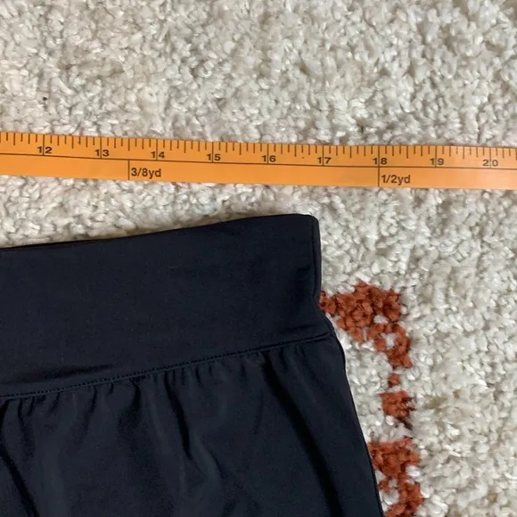 Lululemon- Like New- Lined Running Shorts 2.5” - Sz 12- BLACKOUT
