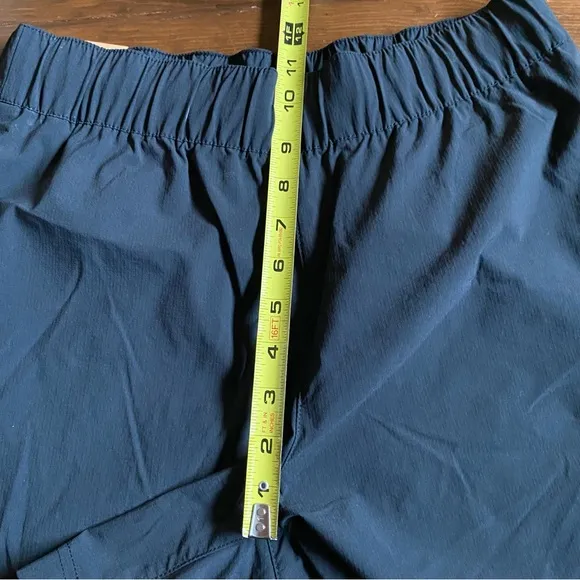 NWT Fjallraven Women’s Black Relaxed Fit High Coast Shorts Hiking Outdoor Sz 29
