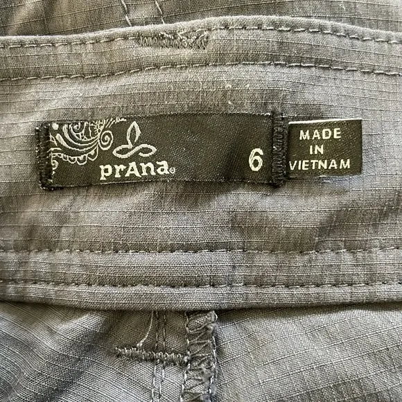 prAna Women's Revenna Knicker Hiking Utility Shorts Coal Grey 6