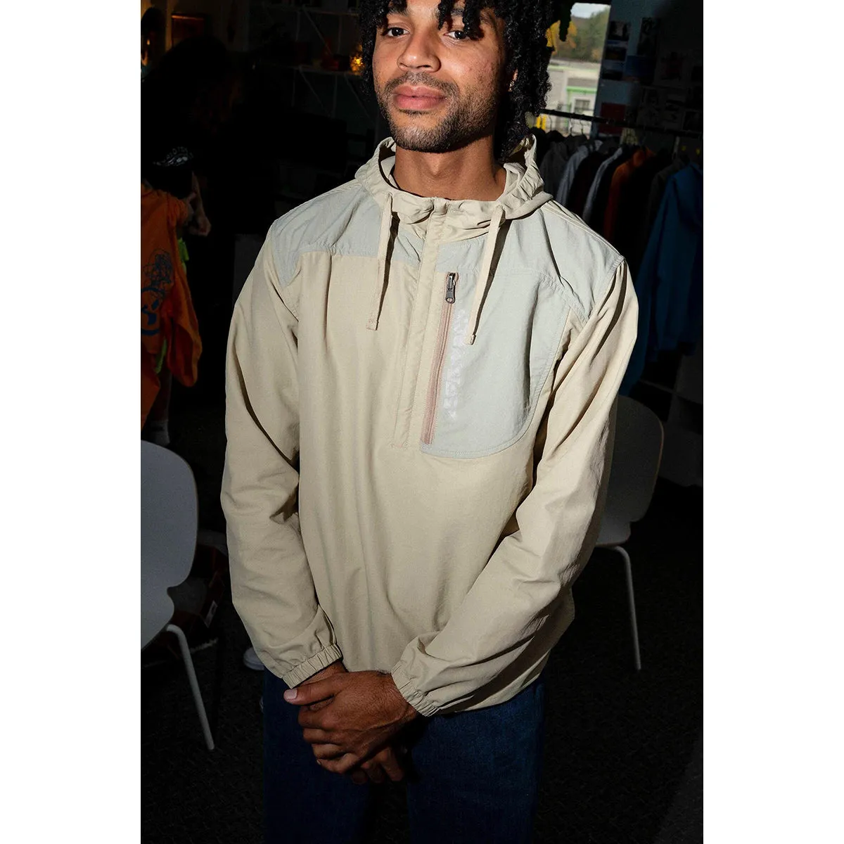Quasi Cache Packable Anorak Stone