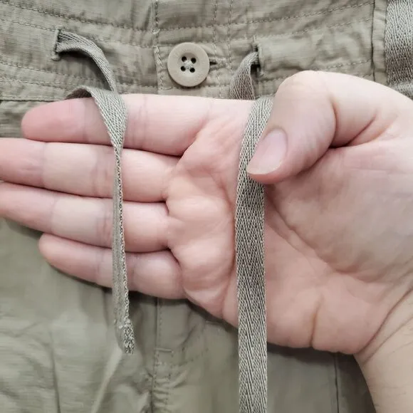 The North Face Womens Khaki Ripstop 10.5&quot; Roll Tab Outside Hiking Shorts 10 Long