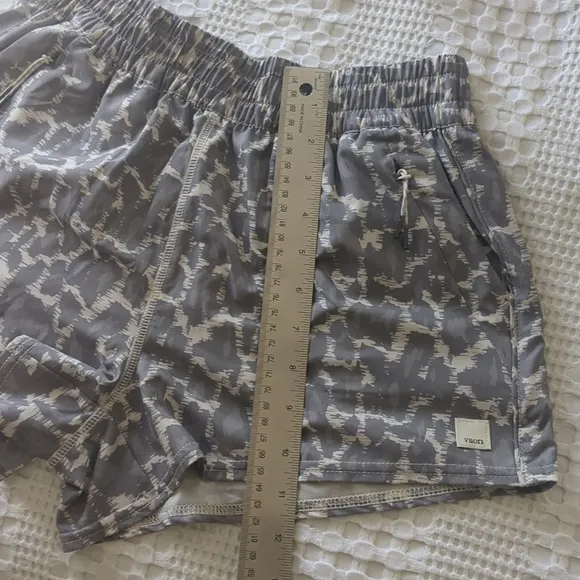 Vuori Dash Shorts Small Womens Athletic Gym Running VW367 Waist 26&quot; Inseam 3&quot;